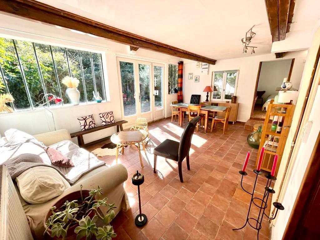 Charmante Maison Dans Jardin, Calme, 55M2- 2Ch, Metro, Tres Proche Paris Витри сюр Сен Екстериор снимка